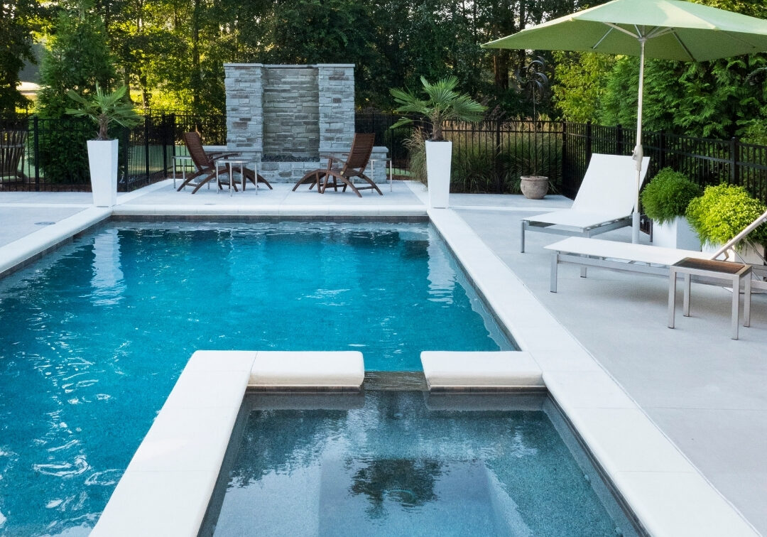 plunge pool with spa